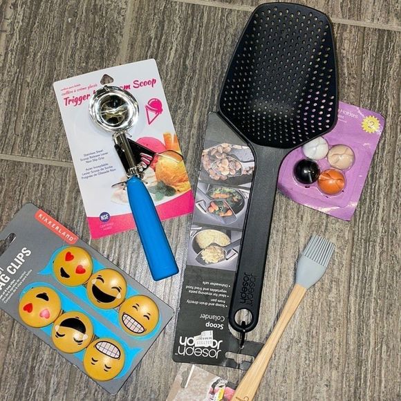 Kitchen Essentials-5 items - Picture 1 of 8
